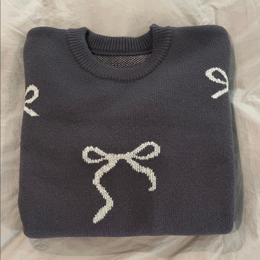 Cozy Charcoal Sweater with Bow Accents
